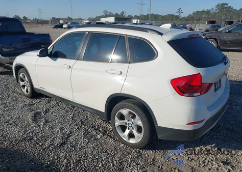 2015 BMW X1 Sdrive28I z USA, uszkodzony, nr VIN WBAVM1C54FV315853